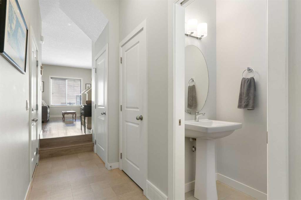 Picture for 1403 Jumping Pound Common 