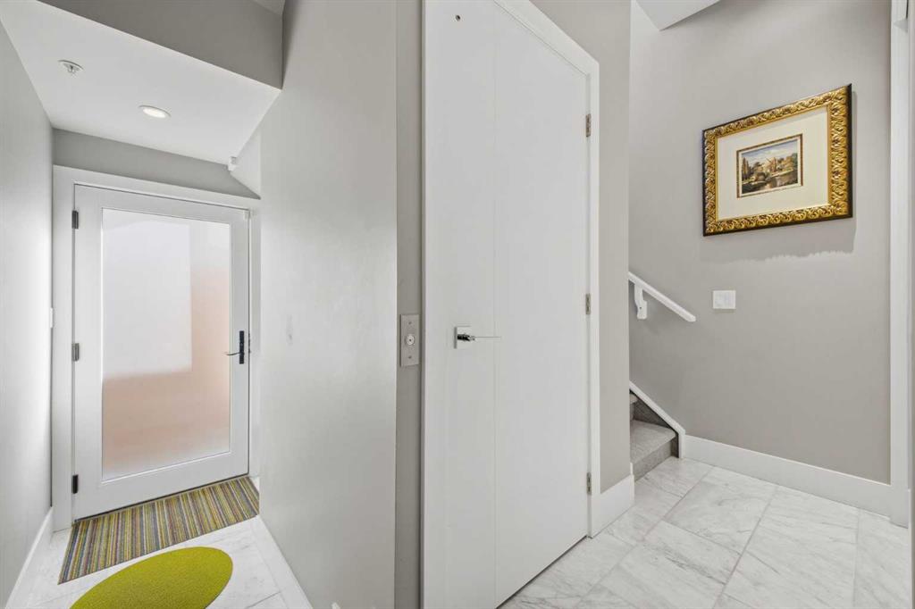 Picture for 2, 1830 34 Avenue SW