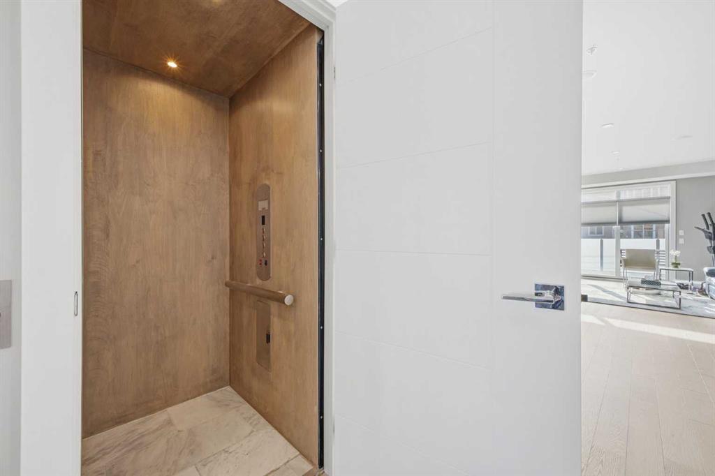 Picture for 2, 1830 34 Avenue SW