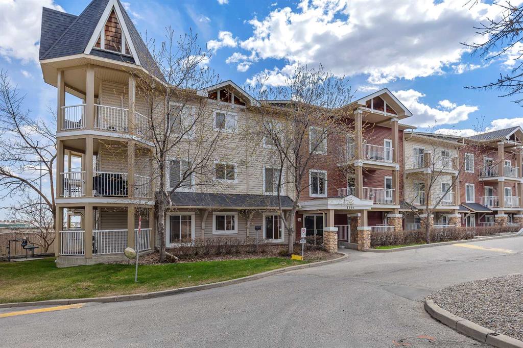 Picture for 6113, 70 Panamount Drive NW