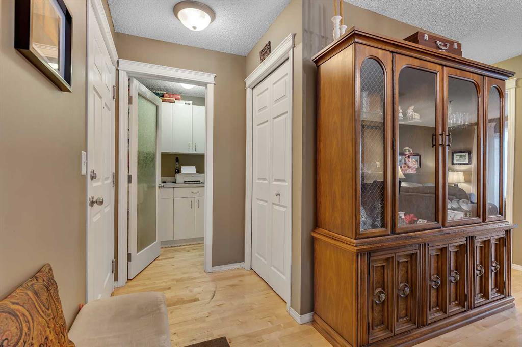 Picture for 6113, 70 Panamount Drive NW