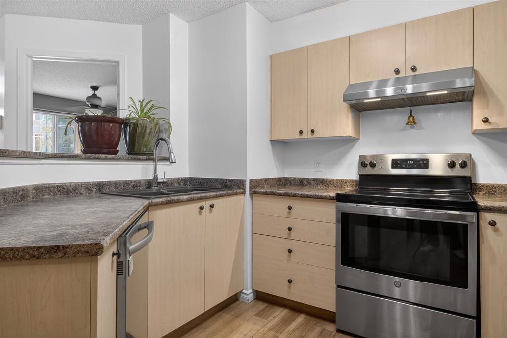 Picture for 8117, 304 Mackenzie Way SW