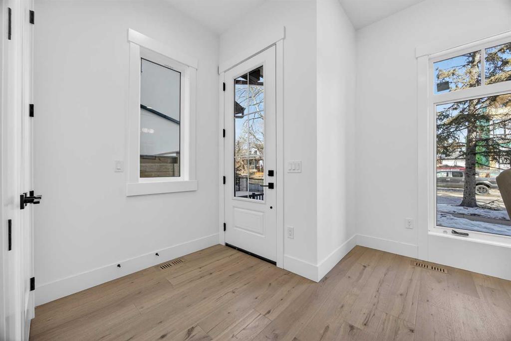 Picture for 1011 18 Avenue NW