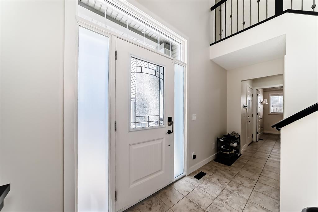 Picture for 612 Montgomery Close SE