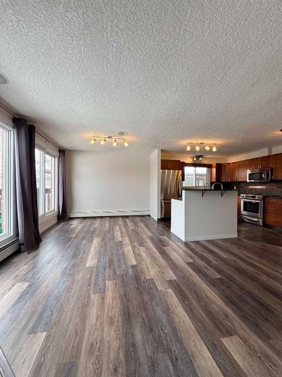 Picture for 135 27 Avenue NE