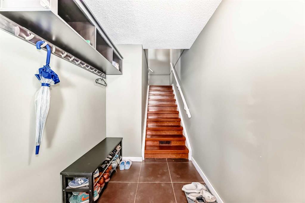 Picture for 114 Killarney Glen Court SW