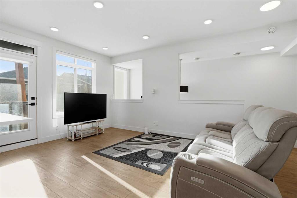 Picture for 402, 10060 46 Street NE