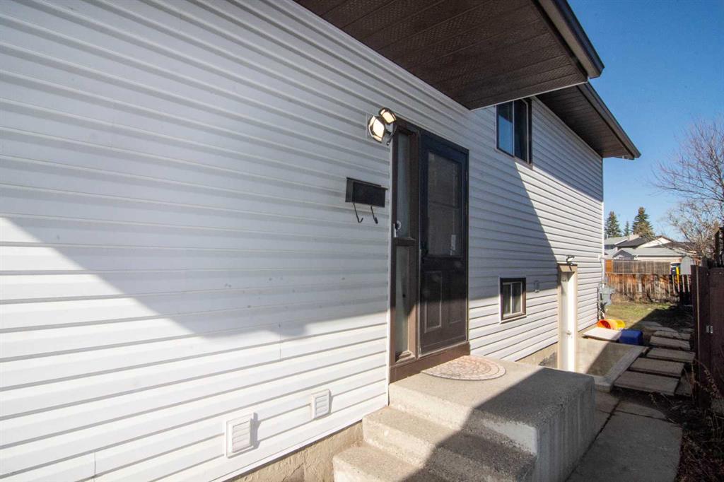 Picture for 27 Taraglen Court NE