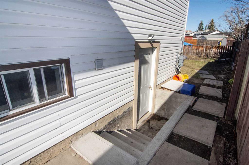 Picture for 27 Taraglen Court NE