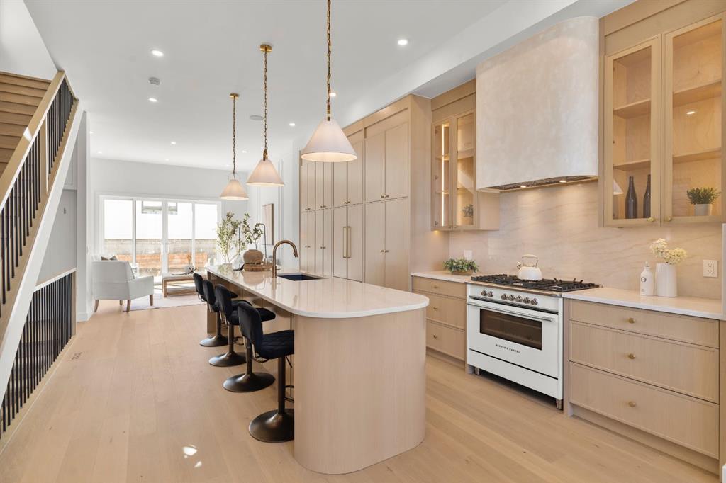 Picture for 2117 22 Avenue SW