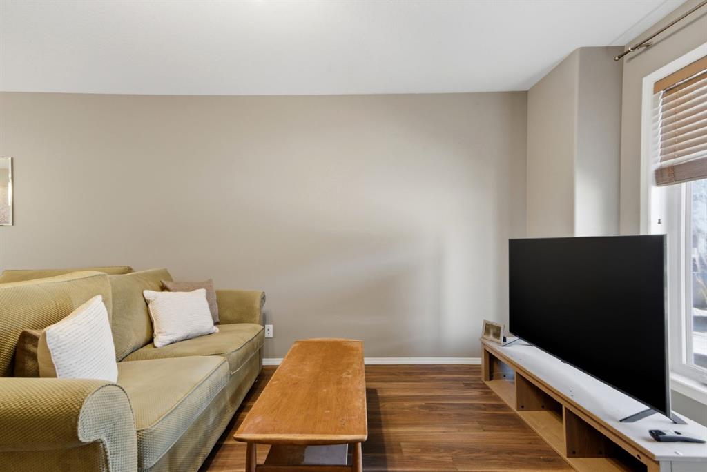 Picture for 707, 30 Carleton Avenue 