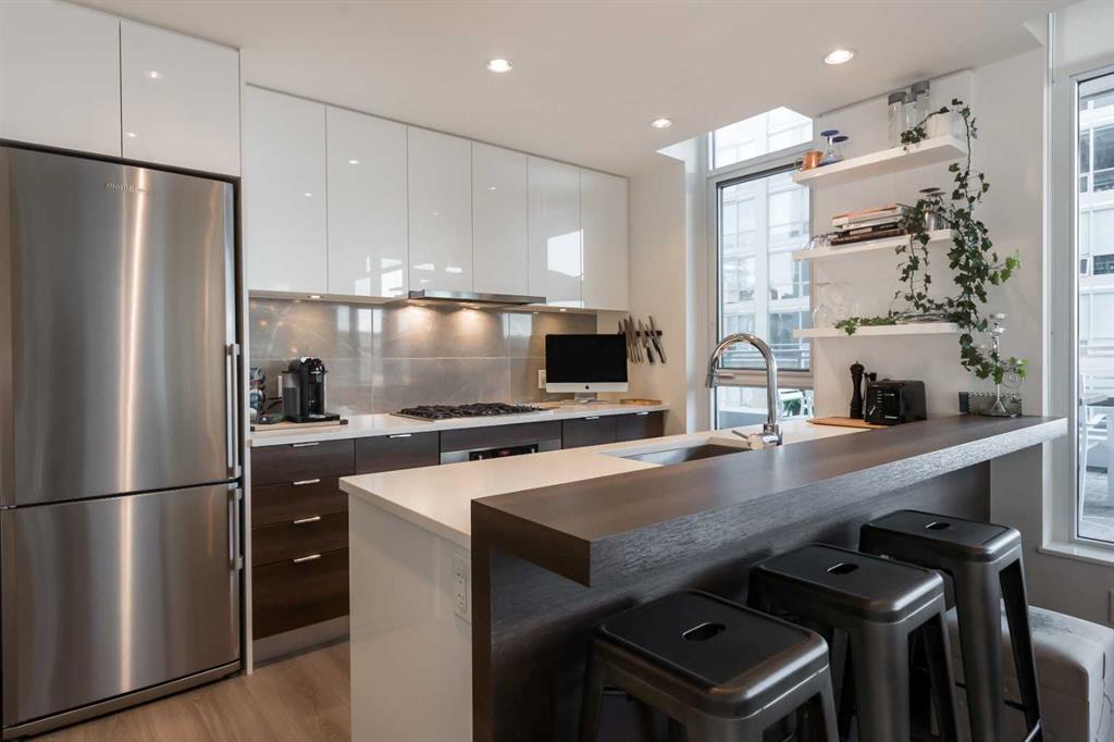 Picture for 803, 108 Waterfront Court SW