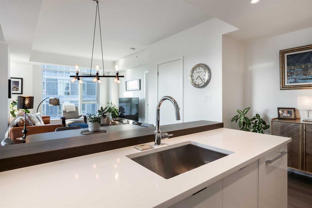 Picture for 803, 108 Waterfront Court SW