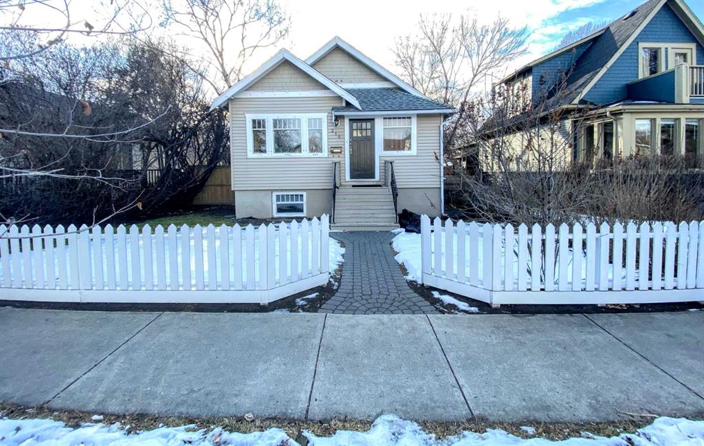 Picture for 215 10 Avenue NE