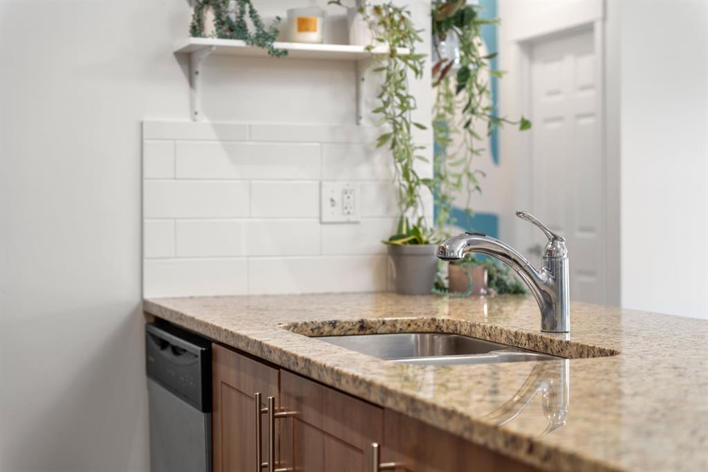 Picture for 2401, 99 Copperstone Park SE https://www.cirrealty.ca/reb/creb/02/A2264802_11.jpg