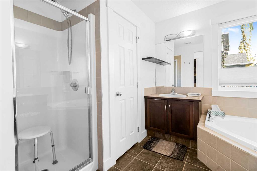 Picture for 811 Boulder Creek Drive SE https://www.cirrealty.ca/reb/creb/02/A2265702_30.jpg