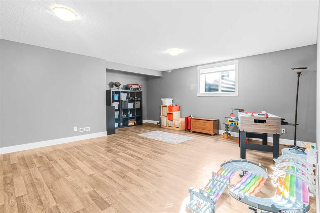 Picture for 811 Boulder Creek Drive SE https://www.cirrealty.ca/reb/creb/02/A2265702_39.jpg