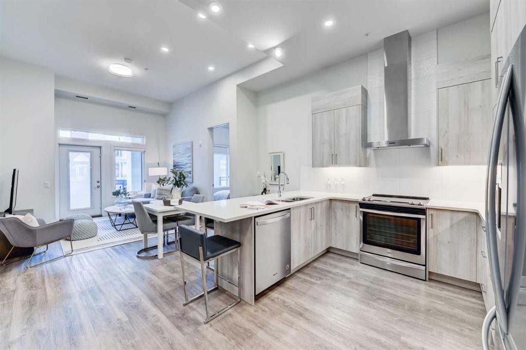 Picture for 112, 24 Mahogany Path SE