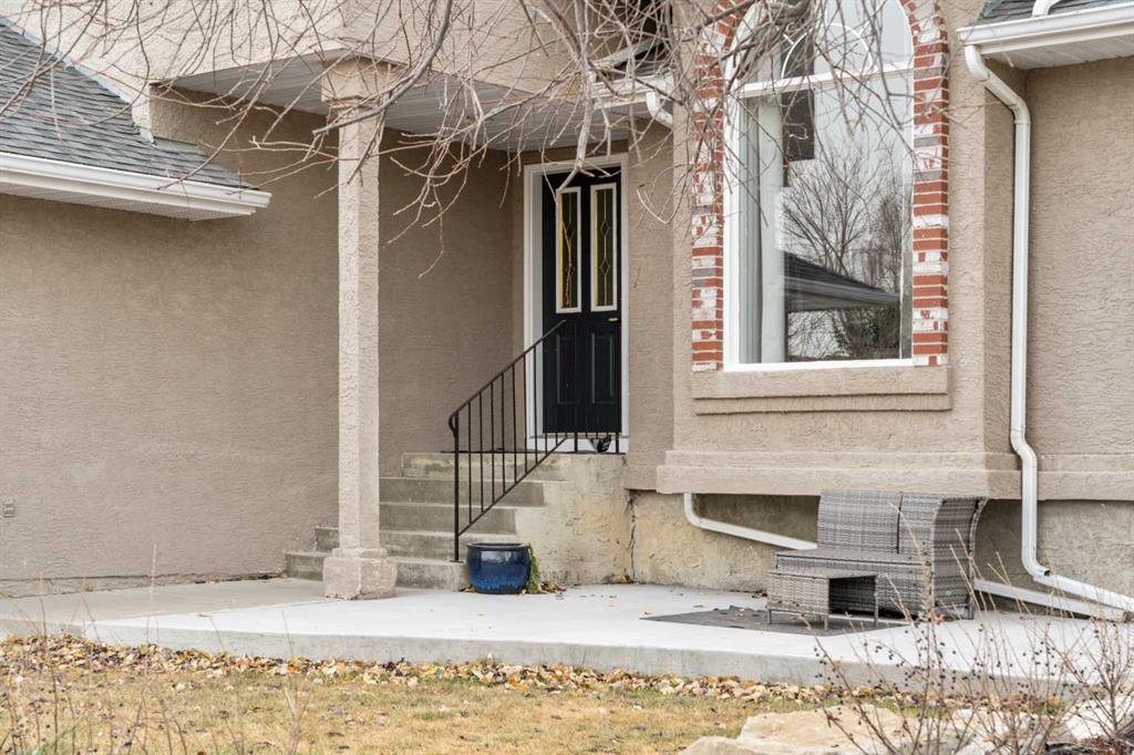 Picture for 296 Lakeside Greens Crescent 