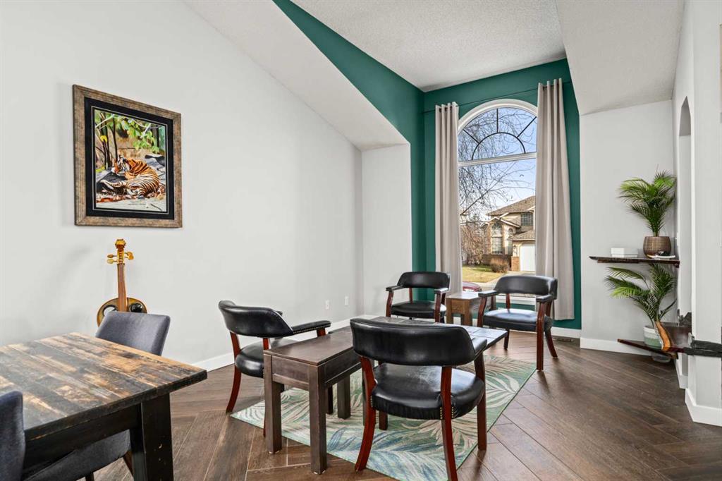 Picture for 296 Lakeside Greens Crescent 