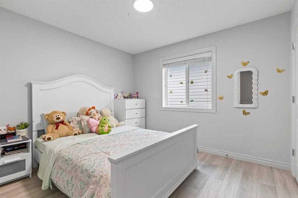 Picture for 337 Bridleridge View SW