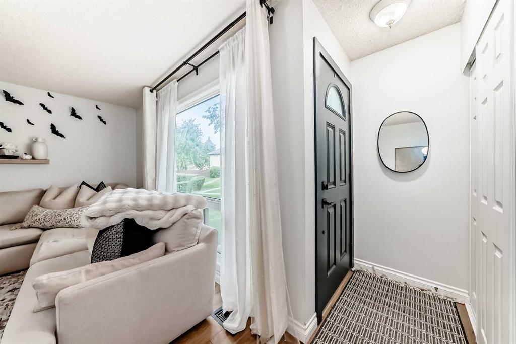 Picture for 70, 7205 4 Street NE