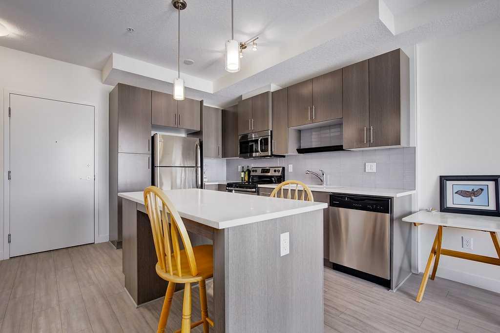 Picture for 305, 15233 1 Street SE