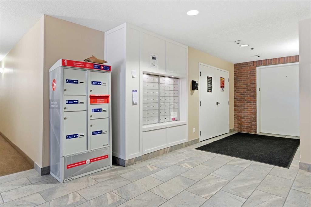 Picture for 2406, 279 Copperpond Common SE