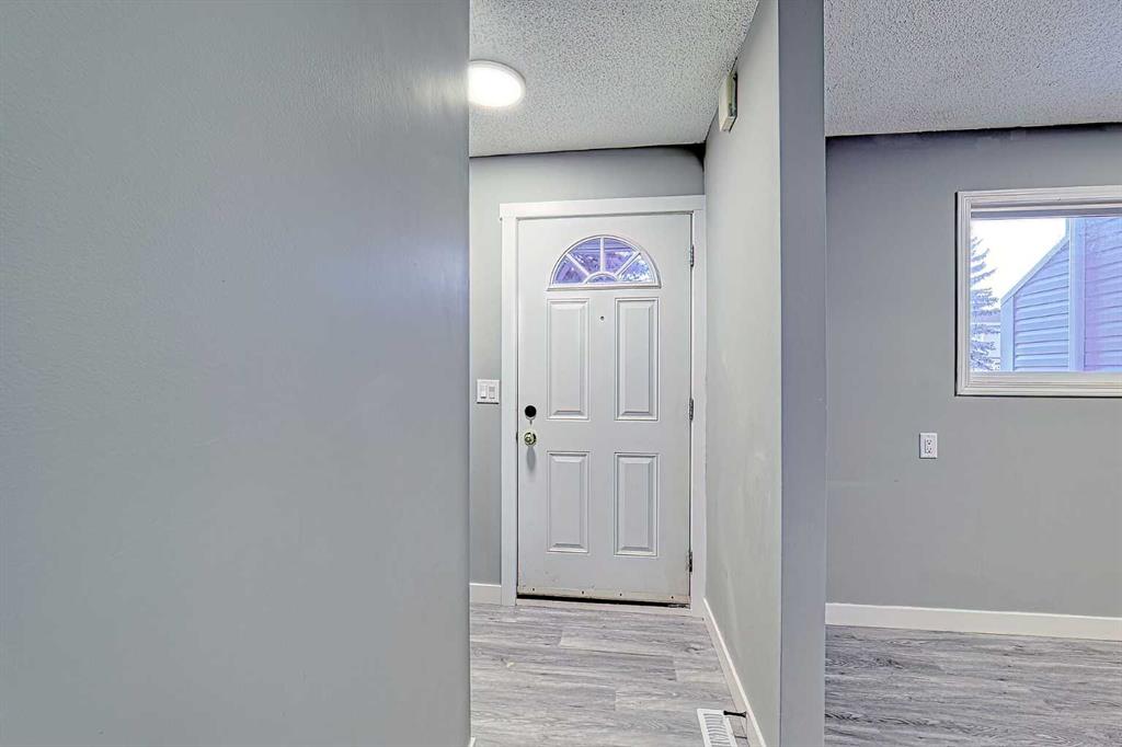 Picture for 42, 195 Manora Place NE