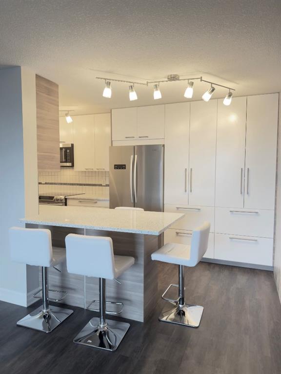 Picture for 908, 9800 Horton Road SW