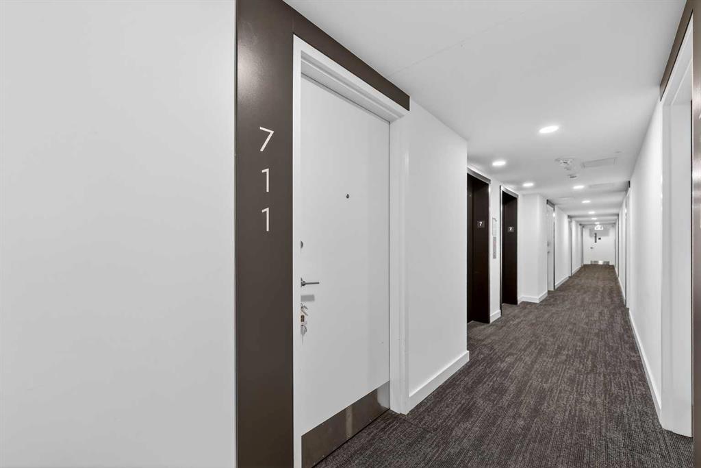 Picture for 711, 123 4 Street NE