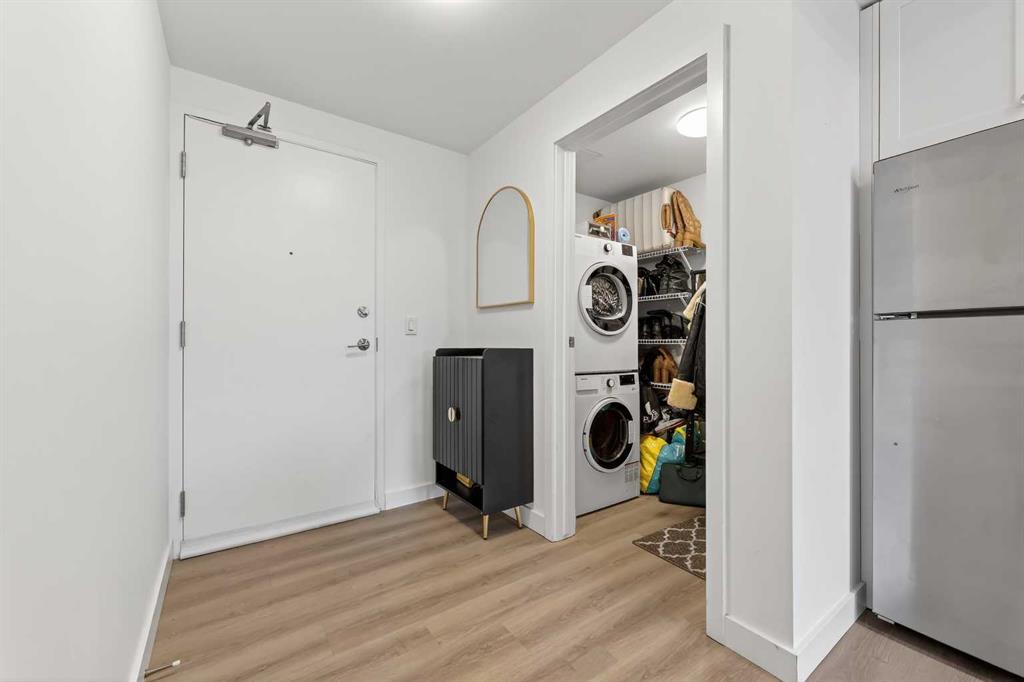 Picture for 711, 123 4 Street NE