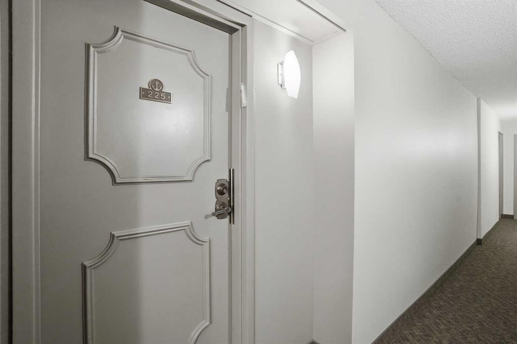 Picture for 225, 2425 90 Avenue SW