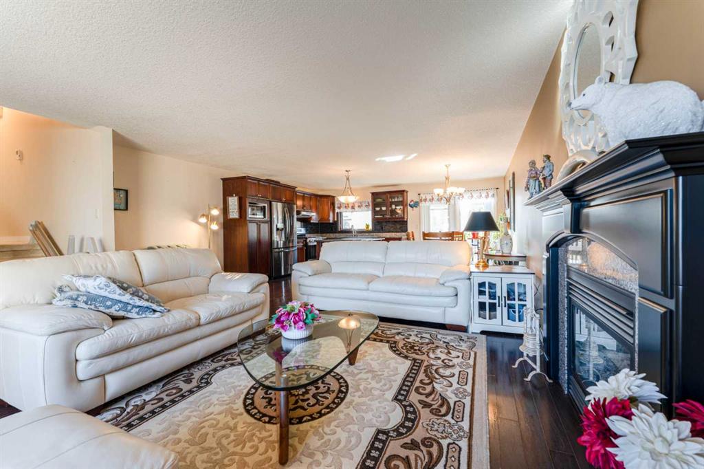 Picture for 126 Ojibwa Place W