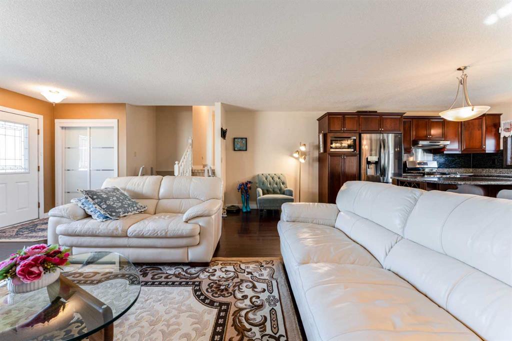 Picture for 126 Ojibwa Place W