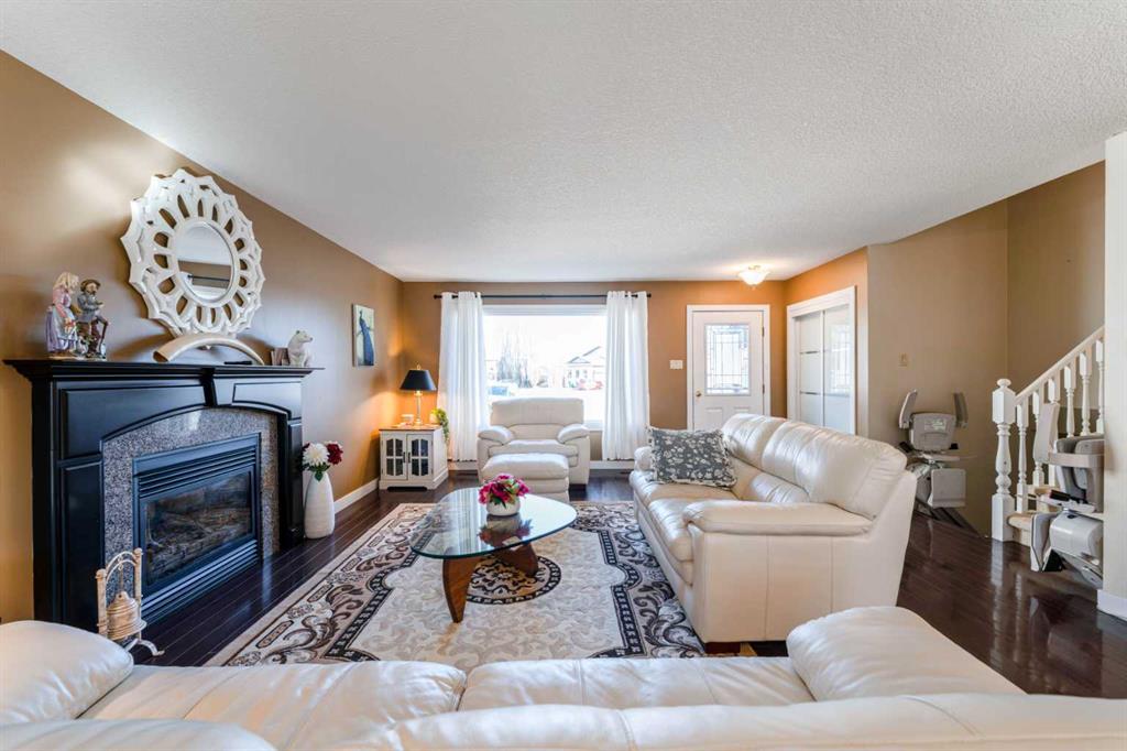 Picture for 126 Ojibwa Place W