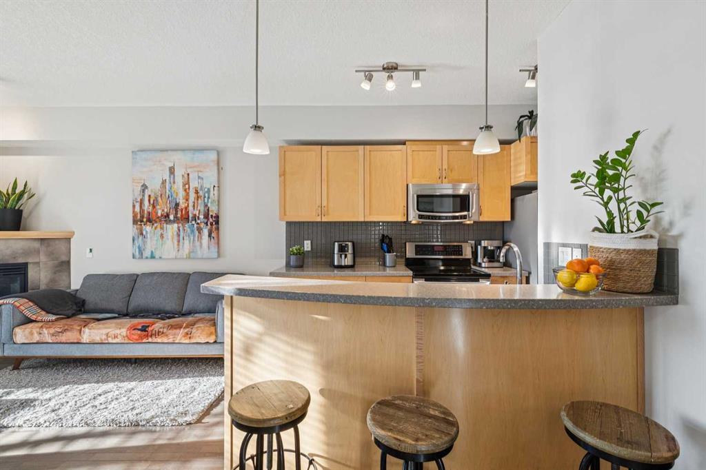 Picture for 214, 2 Hemlock Crescent SW