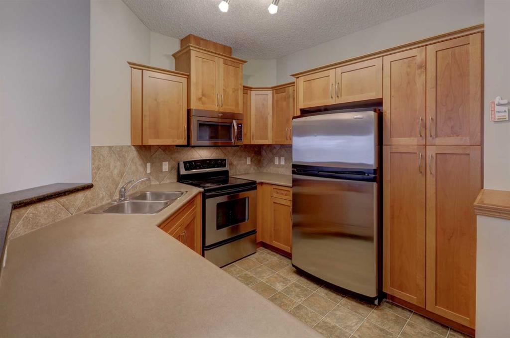 Picture for 209, 10 Discovery Ridge Close SW