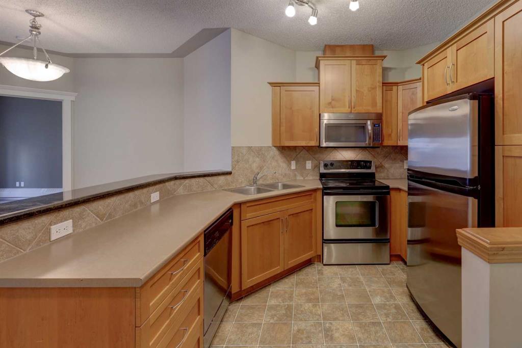 Picture for 209, 10 Discovery Ridge Close SW