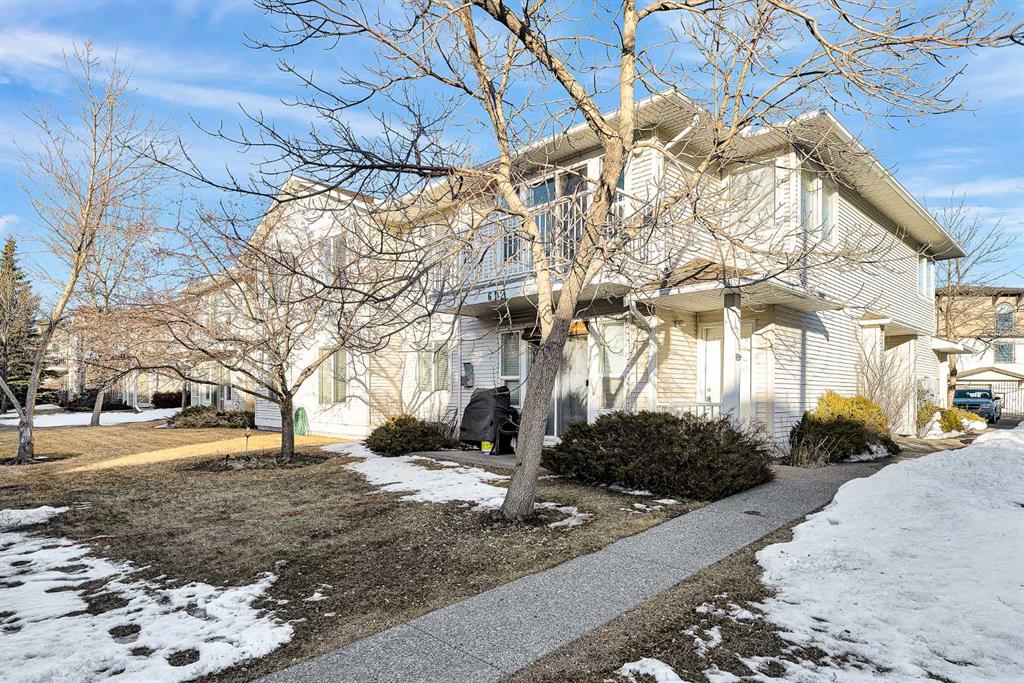 Picture for 202, 612 19 Street SE