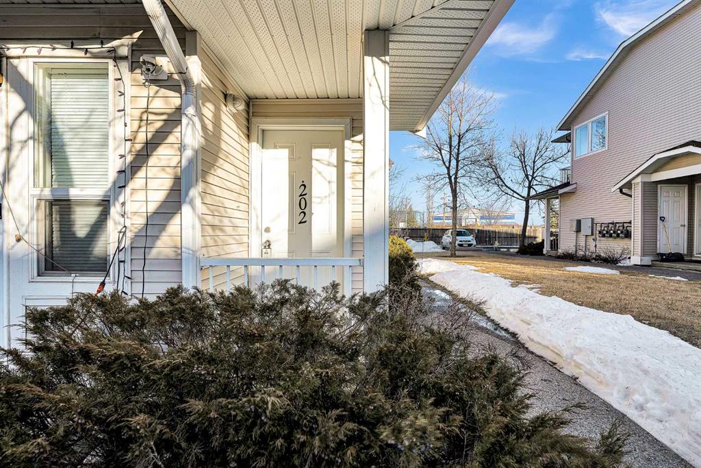 Picture for 202, 612 19 Street SE