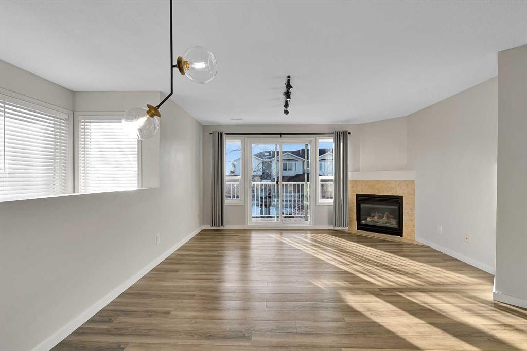 Picture for 202, 612 19 Street SE