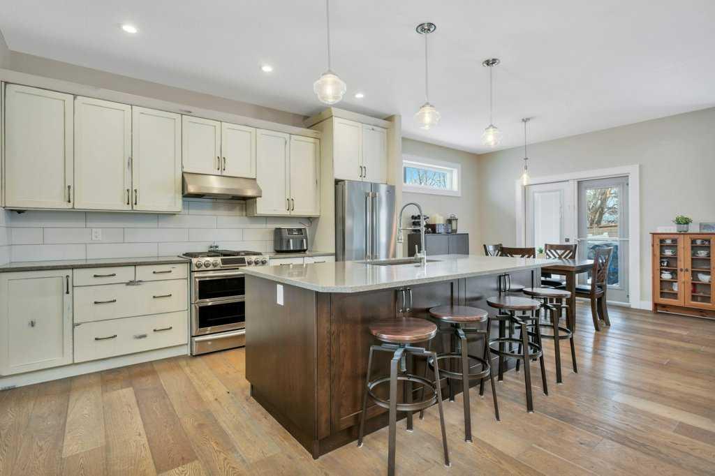 Picture for 5825 Maple Crescent 