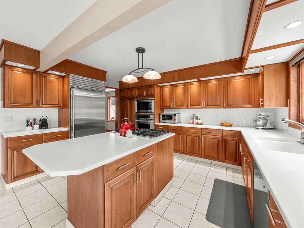 Picture for 146 Edgeview Road NW