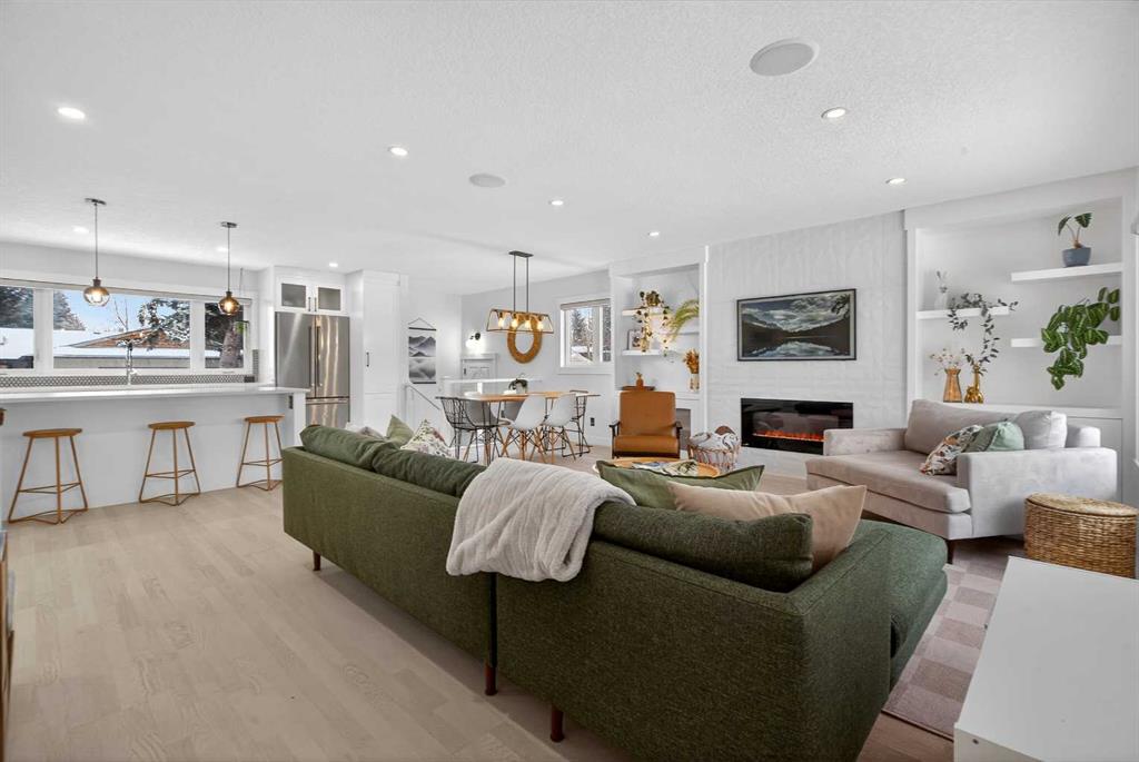 Picture for 812 Acadia Drive SE