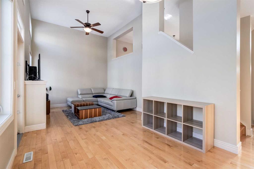 Picture for 37 Royal Oak Plaza NW