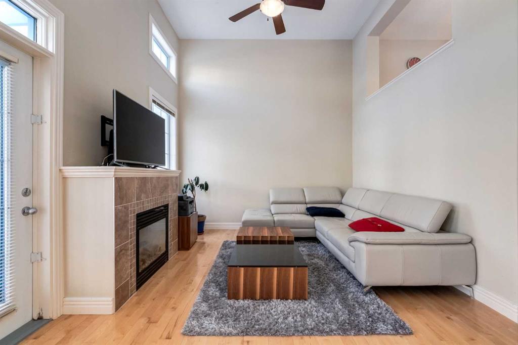 Picture for 37 Royal Oak Plaza NW