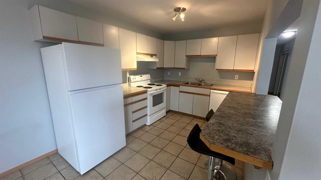 Picture for 8, 6203 Bowness Road NW