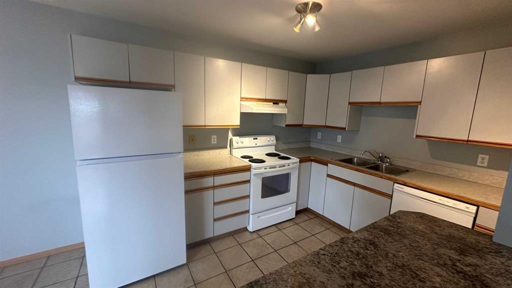 Picture for 8, 6203 Bowness Road NW