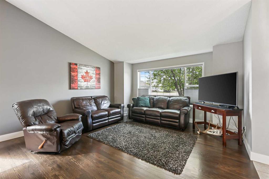 Picture for 11 Strathmore Lakes Crescent 